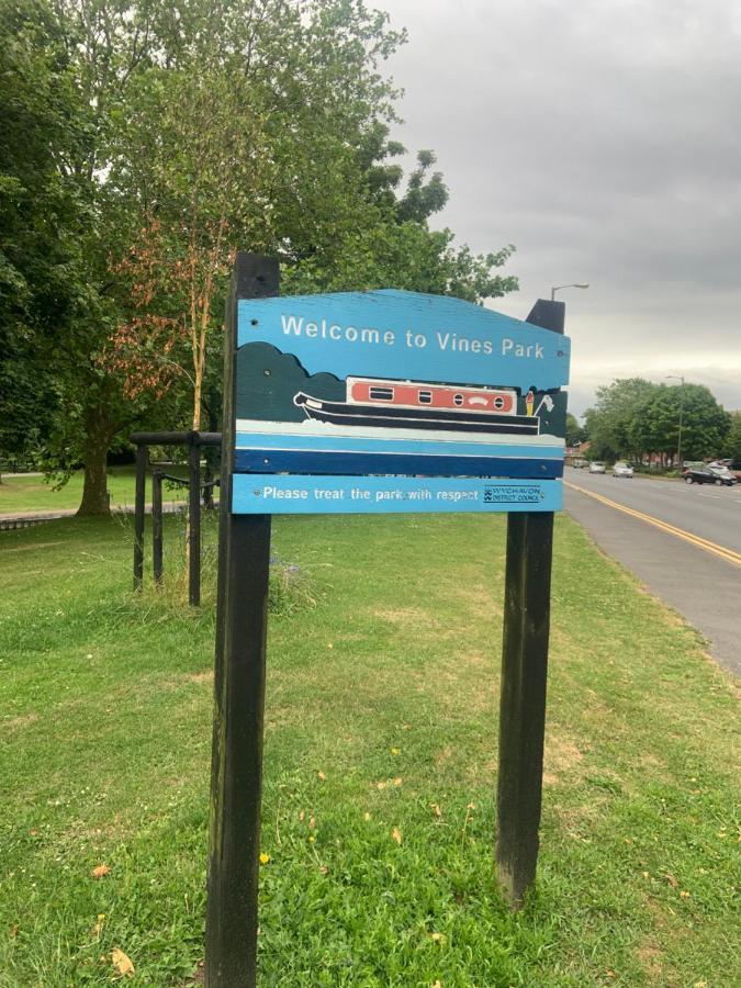 Enjoy Your Stay At Chorley Road Droitwich Bagian luar foto