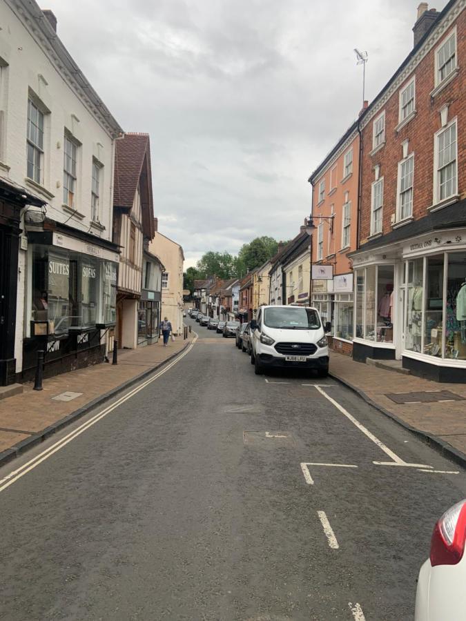 Enjoy Your Stay At Chorley Road Droitwich Bagian luar foto