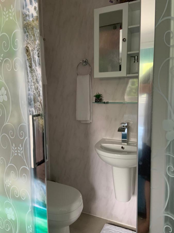 Enjoy Your Stay At Chorley Road Droitwich Bagian luar foto