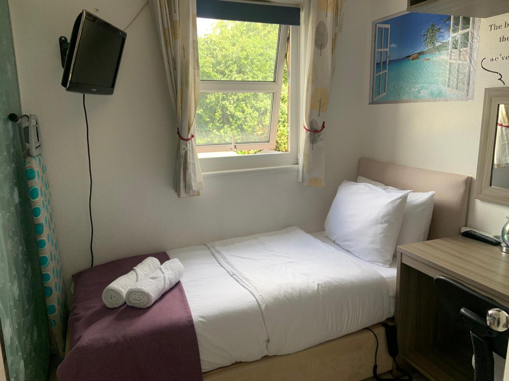 Enjoy Your Stay At Chorley Road Droitwich Bagian luar foto
