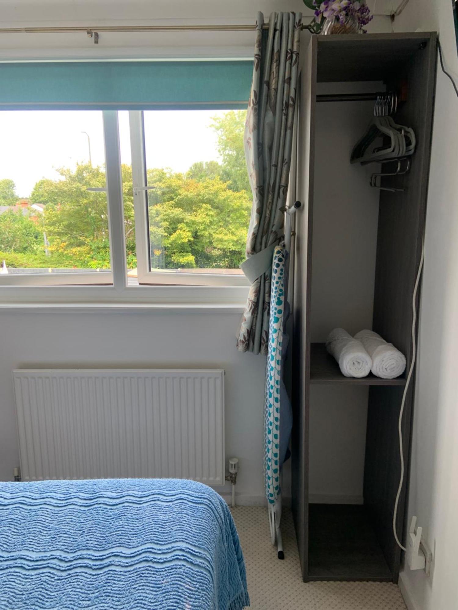 Enjoy Your Stay At Chorley Road Droitwich Bagian luar foto