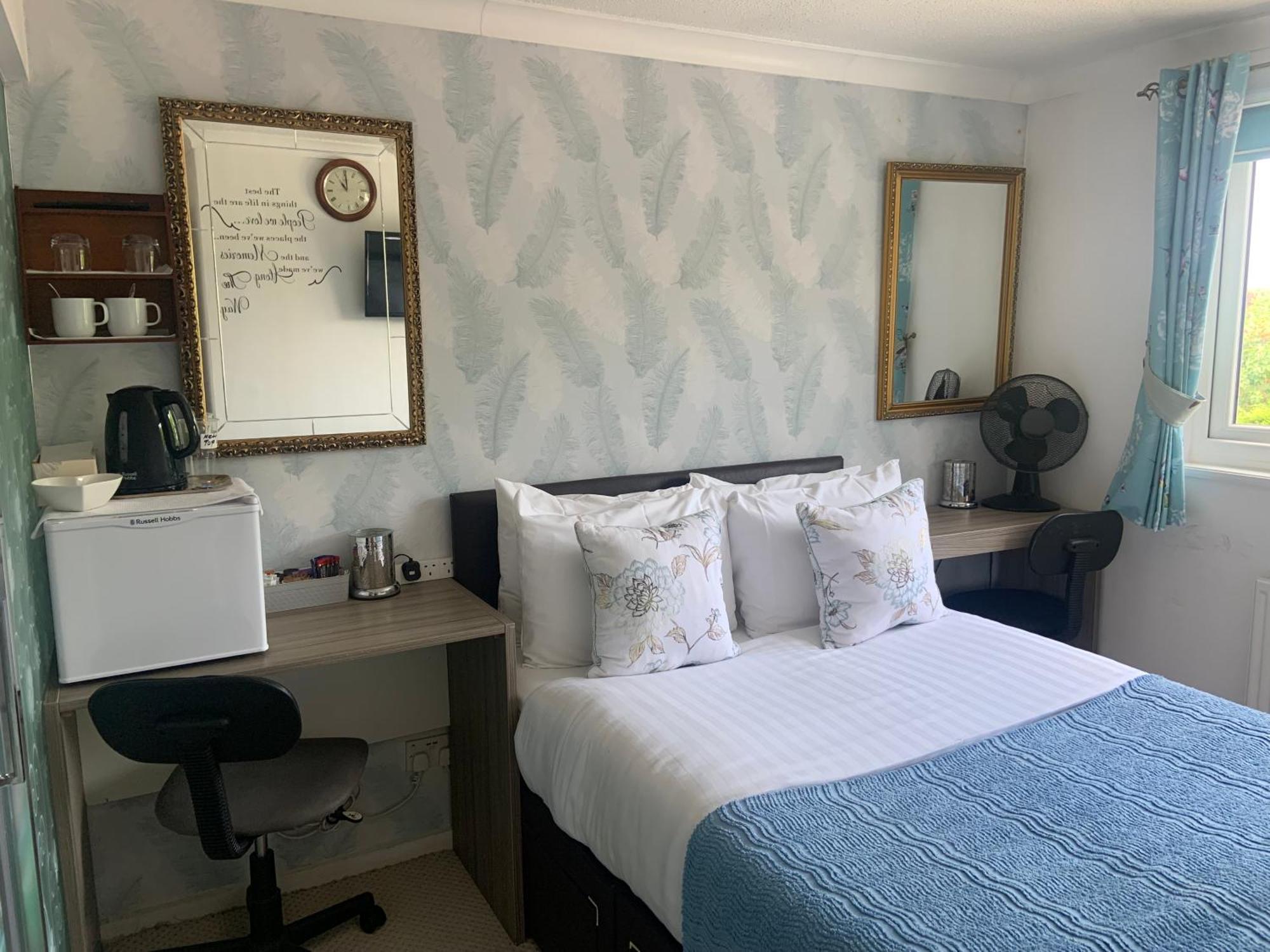 Enjoy Your Stay At Chorley Road Droitwich Bagian luar foto